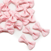 
              Mini Satin Schleifen | Gepunktet | 3 cm x 1,5 cm | 25 Stück
            